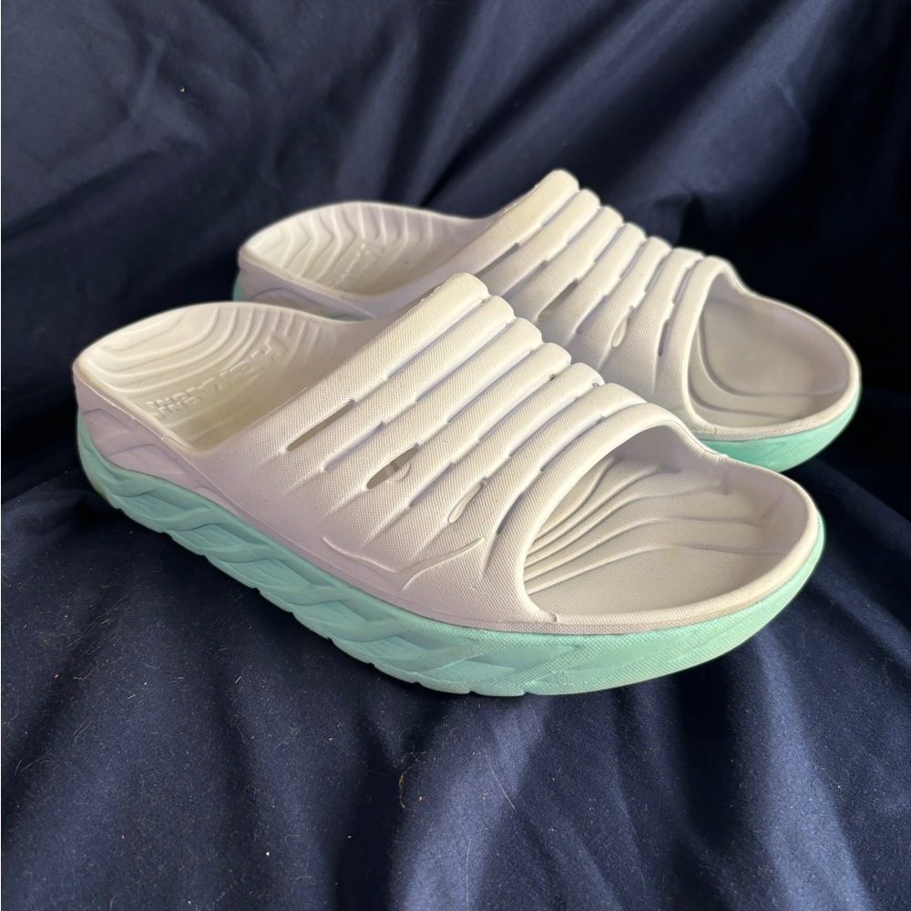 Size 10 Hoka recovery sandals